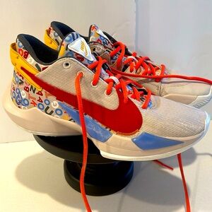 Nike Zoom Freak Desert Alphabet Soup CW 3162–001